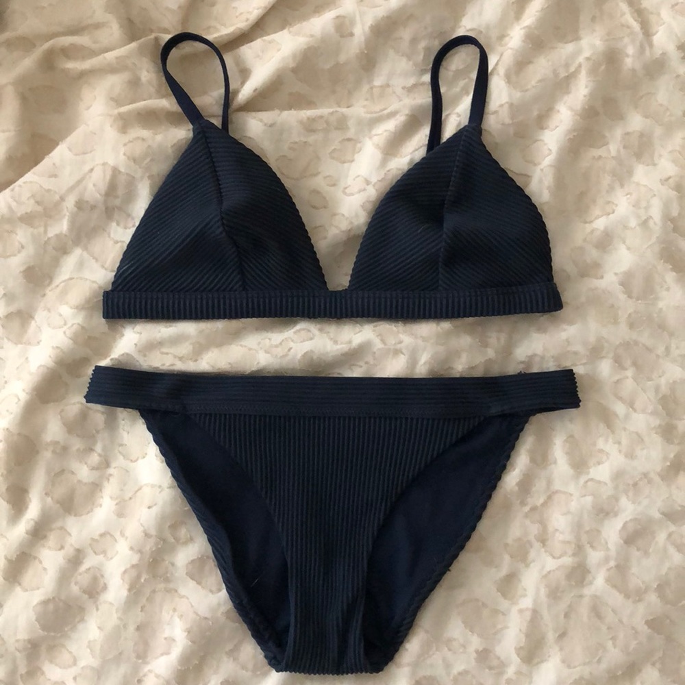 Triangle Ribbed Hollister Bikini